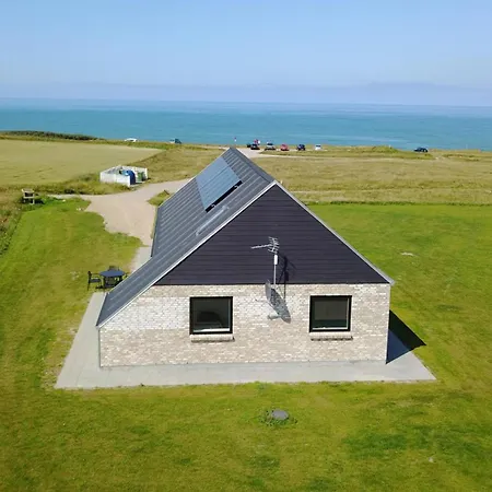 Holiday home Uniquely Located With Sea View-sj675